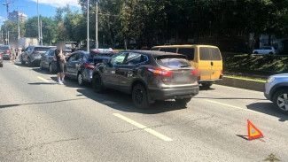 Четыре иномарки столкнулись на Ново-Садовой в Самаре 5 августа