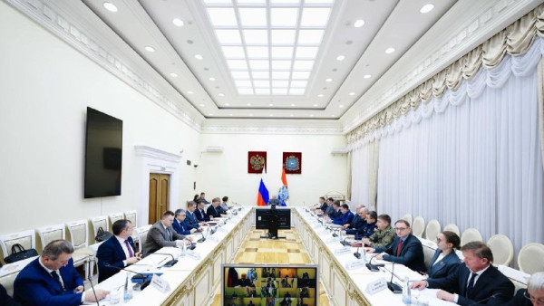 Губернатор Вячеслав Федорищев провел заседание антитеррористической комиссии по вопросам обеспечения безопасности образовательных учреждений