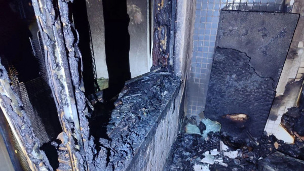 В Самарской области во время празднования Нового года искры салюта сожгли балкон в жилом доме