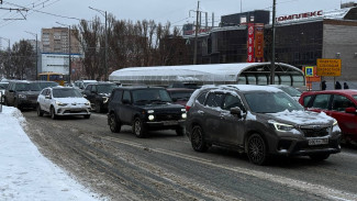 В Самаре тысячи машин застряли в девятибалльных пробках 30 декабря