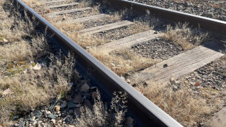 Электричка столкнулась с легковушкой в Самарской области