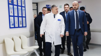 Вячеслав Федорищев оценил качество новой поликлиники в Смышляевке