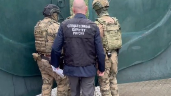 Появились кадры задержания учредителя дорожной фирмы ОМОНом в Самаре
