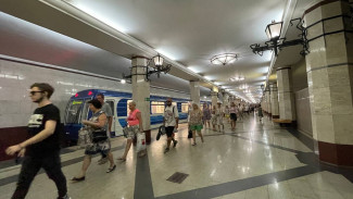 Девочка упала на рельсы в самарском метро, но спаслась благодаря правильным действиям