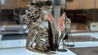 На стадионе в Самаре задержали болельщика с нацистскими татуировками