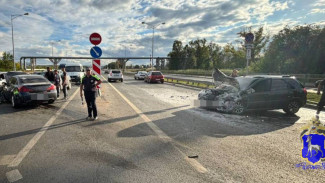 В Самаре водитель Infiniti спровоцировал массовое ДТП с пожаром