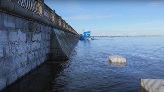 В Самаре спуск к набережной на улице Полевой ушел под воду