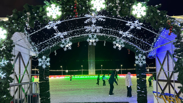 25 декабря на пл. Славы в Самаре открылся каток