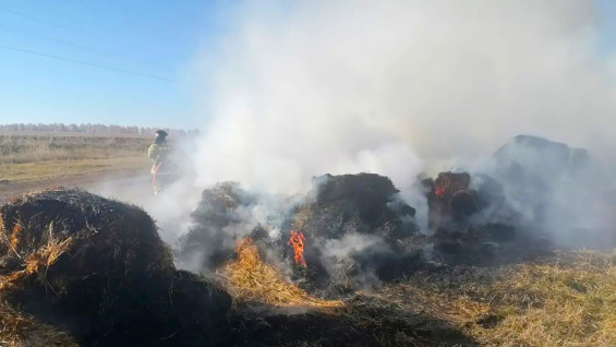В Самарской области загорелись 3 тонны соломы 27 октября
