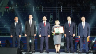Вячеслав Федорищев вручил награды к 60-летию «КуйбышевАзота»