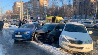 На ул. Ново-Садовой в Самаре 9 февраля столкнулись 7 автомобилей