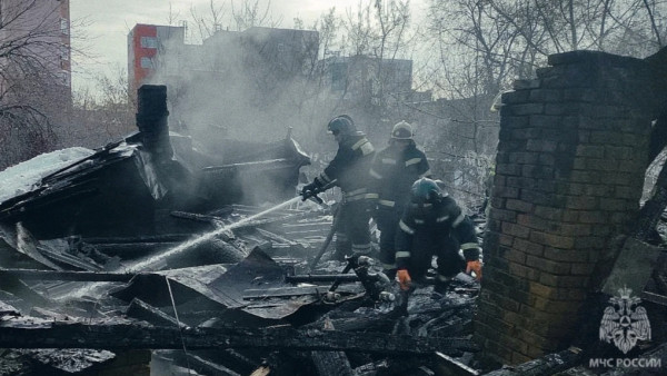 Крупный пожар в центре Самары тушили пять часов