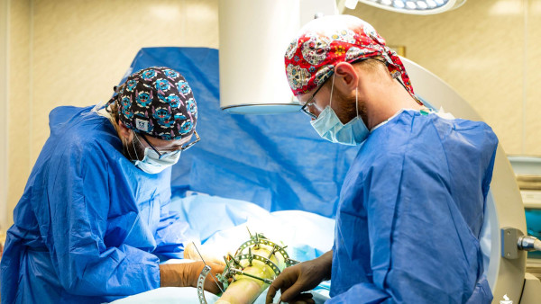 Самарские врачи впервые в регионе применили новую технологию лечения пациентки с разницей в длине ног