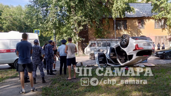 Пугающее ДТП с перевёртышем произошло в День ВДВ в Кировском районе Самары