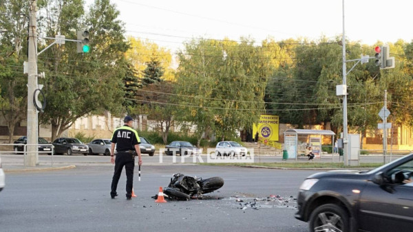 Полиция рассказала, кто разбился в ДТП с мотоциклом на Ново-Садовой