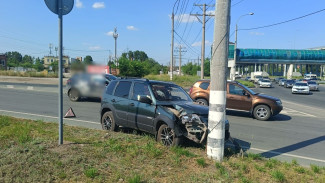 В Тольятти Chevrolet Niva врезалась в столб, пострадали 4 ребенка