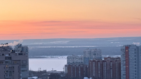 Появились кадры огненного заката в Самаре 22 февраля