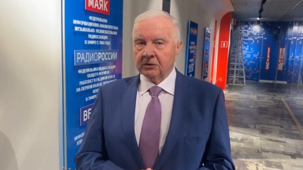 Академик РАН Виктор Сойфер в стенах ГТРК "Самара" поздравил медиков Самарской области