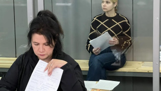 Екатерина Тархова рассказала в суде о продаже «Toyota RAV4» и золотых крестах
