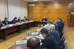 Губернатор Вячеслав Федорищев провел в Самаре заседание штаба по поддержке ОПК