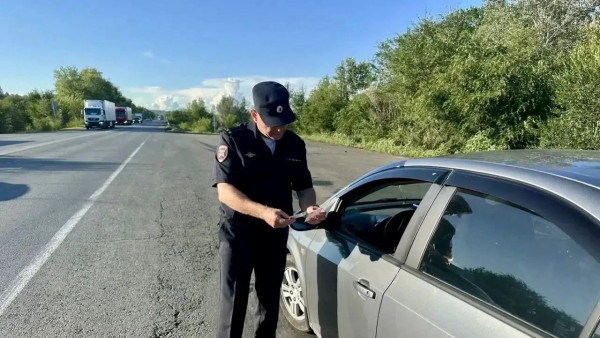 В Самарской области иностранцы пытались дважды дать взятку сотруднику Госавтоинспекции 