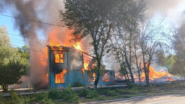 В Волжском районе 30 мая дотла выгорело административное здание