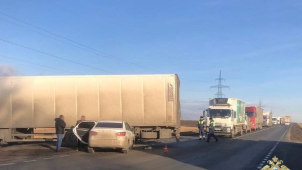 В Самарской области два человека пострадали в ДТП с LADA Vesta и фурой