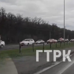 Сотни машин встали в многокилометровую пробку на въезде в Самару 19 апреля