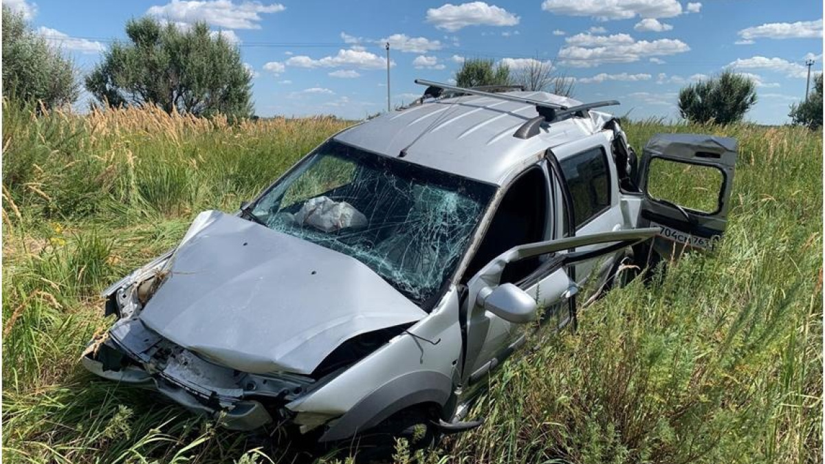 В Большечерниговском районе на границе с Казахстаном в кювет улетел  автомобиль – Новости Самары и Самарской области – ГТРК Самара