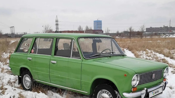 В Самаре продают раритетный автомобиль ВАЗ-2102, данные которого вызывают вопросы