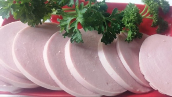 Врач предупредила о скрытой опасности колбасы для жителей Самарской области