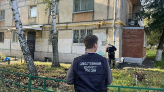 Под Самарой трое мужчин насмерть забили незнакомца и сбросили тело из окна