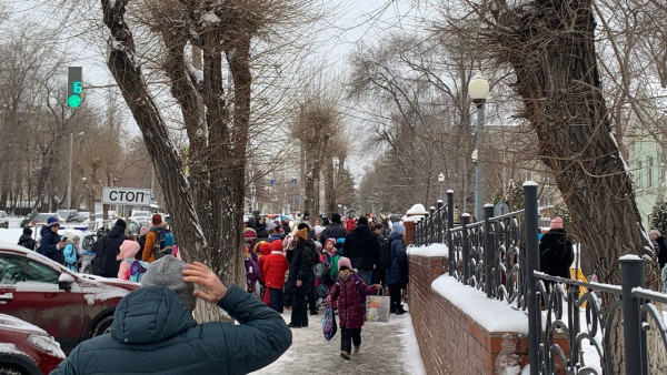 Власти прокомментировали эвакуацию всех школ Самары 13 января