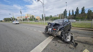 Появились кадры разбившегося об отбойник Hyundai на Московском шоссе в Самаре
