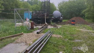 В Волжском районе устраняют крупную аварию на водопроводе