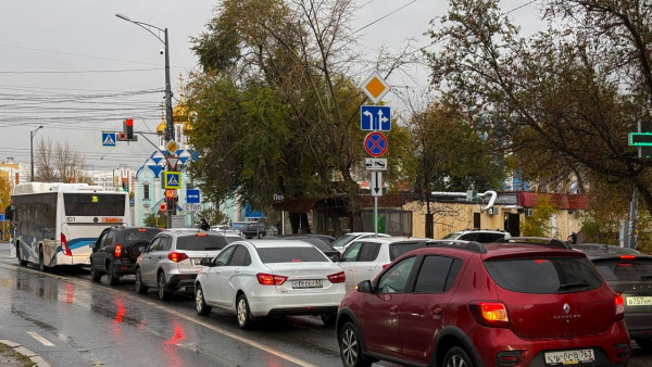 Минтранс напомнил самарцам о датах смены летней резины на зимнюю