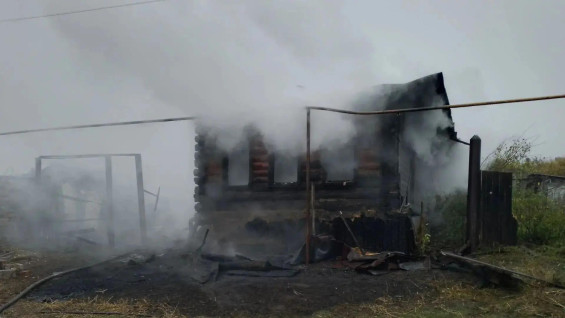Под Самарой потушили крупный пожар в жилом доме