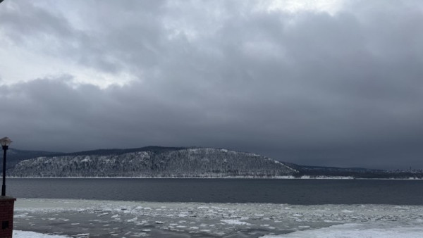 Осторожно! Лёд на Волге в Самарской области местами около 5 см