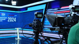 В студии ГТРК "Самара" участников педагогической конференции Самарской области поприветствовал Министр просвещения РФ Сергей Кравцов