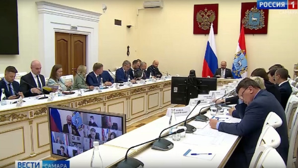 В Правительстве Самарской области обсудили реализацию программы социально-экономического развития региона