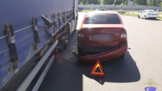 В Кировском районе Самары тягач столкнулся с Lada Kalina