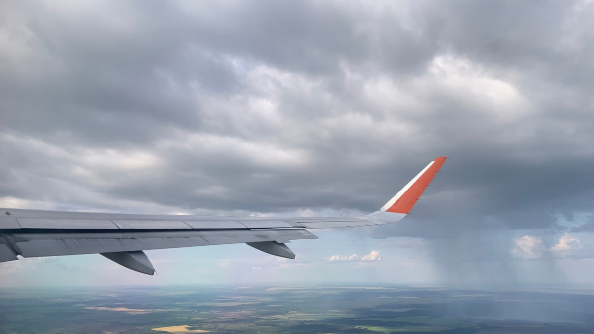 Тулпар казань. Саранск казань самолет. Самара ярославль самолет. Алоха аирлинес 243. Памятник штурмовику ил-2.