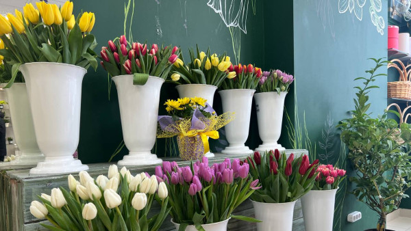 Самарцам объяснили, как сохранить свежесть подаренных цветов