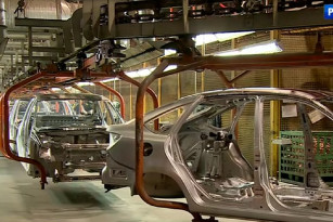 Мантуров: китайские авто не должны конкурировать с АвтоВАЗом 