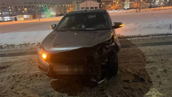 В Самаре двое молодых людей попали в больницу после ДТП в Кошелев-парке