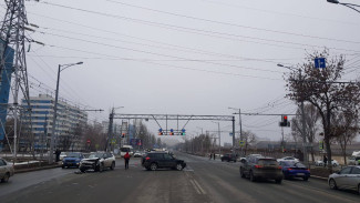 20-летнюю девушку увезли на скорой после ДТП на Московском шоссе в Самаре