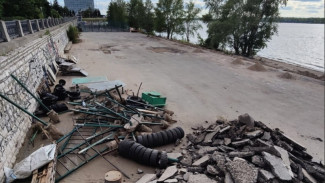 На самарской набережной снесли спортивную площадку с шинами