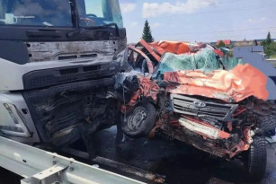 Водитель «Гранты» погиб в страшном ДТП с фурой под Самарой