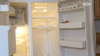 Эдуард Петров показал холодильники, где хранили останки тел экс-мэра Самары и его супруги 