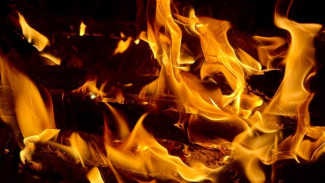 Появились кадры горящей «Газели» на Красноглинском шоссе